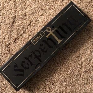 Kat Von D Serpentina palette